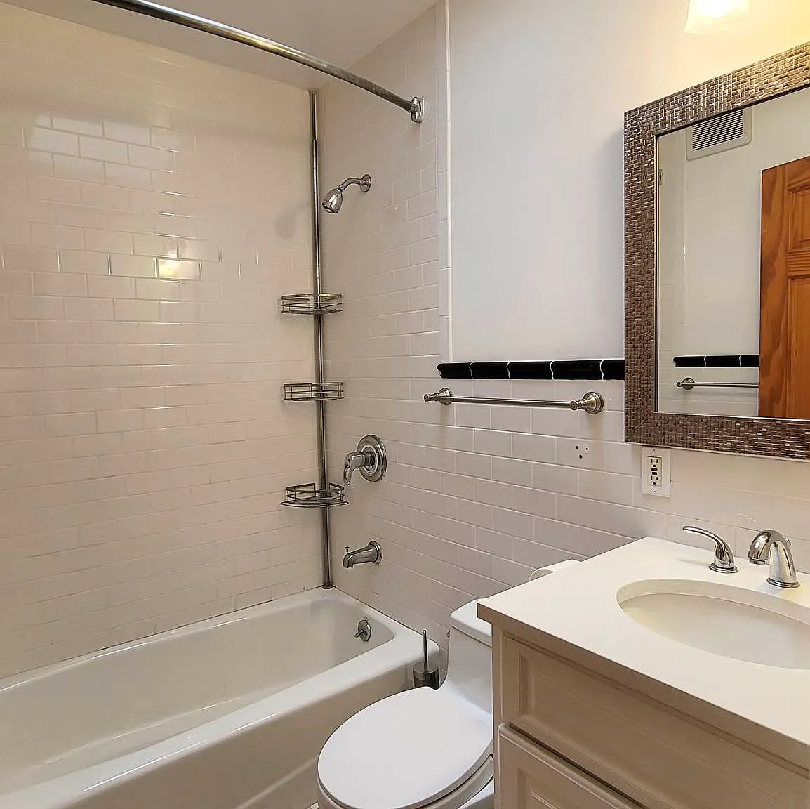 24-25 43rd Street — Photo 3