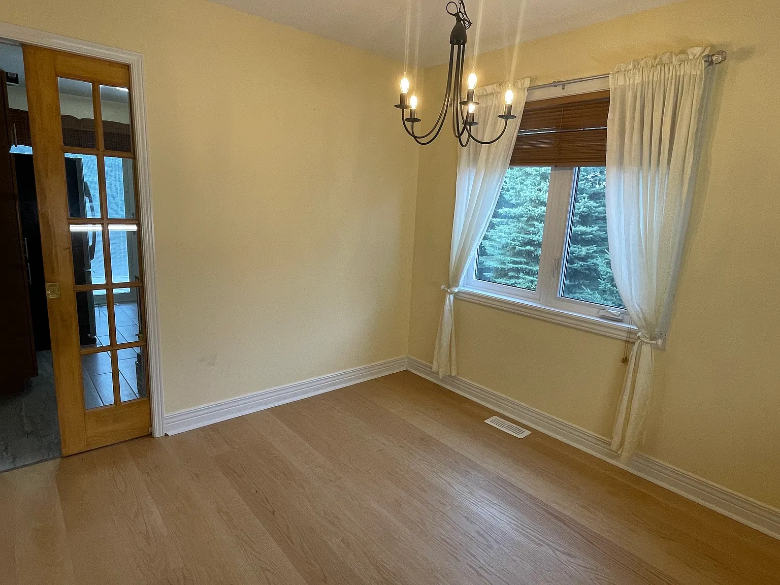 4 bed, 2275 sqft, $3,250 — Photo 3