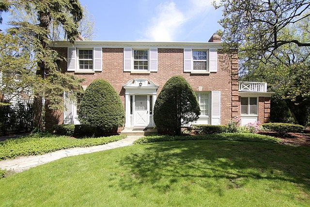 1st image of 95 Lakeside Pl