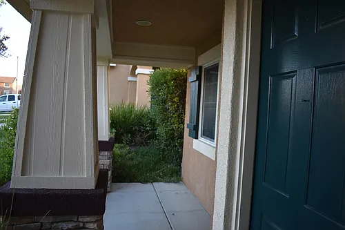 38109 Floricita St Photo 1