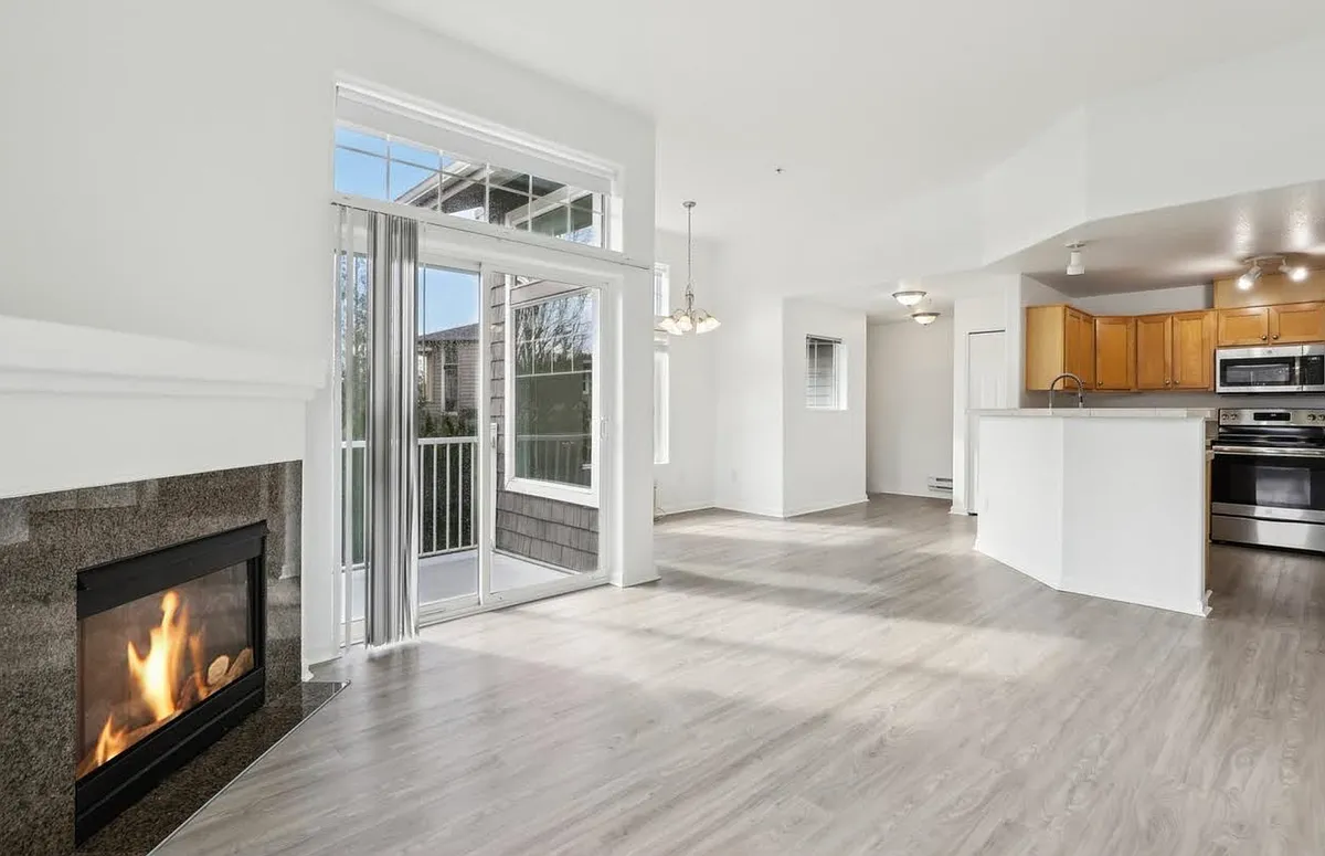 Building Photo - 15120 SW Mallard Dr #204