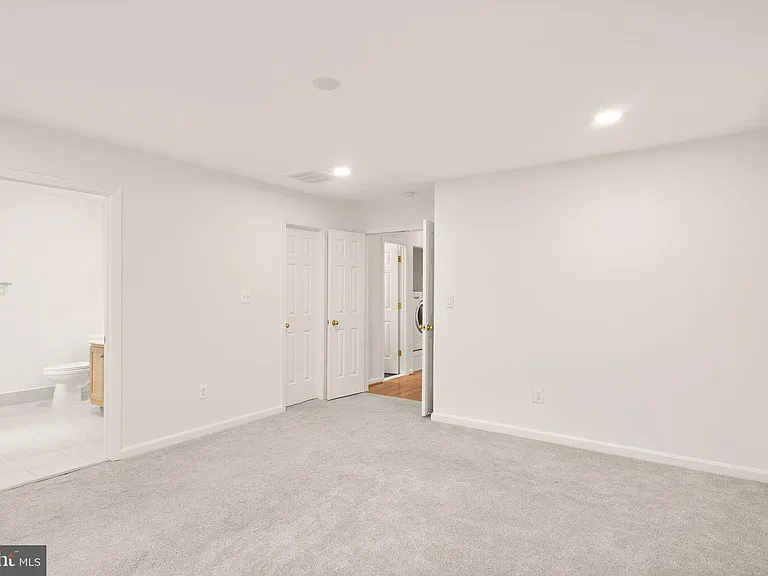 42685 Rolling Rock Sq — Photo 25
