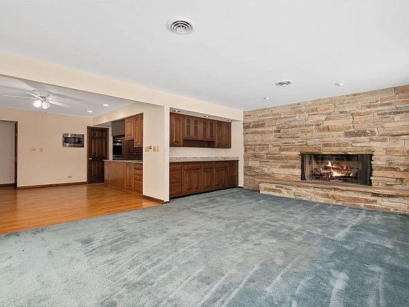 5th image of 304 E Tall Trees Ln