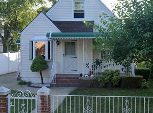7950 269th St, New Hyde Park, NY 11040