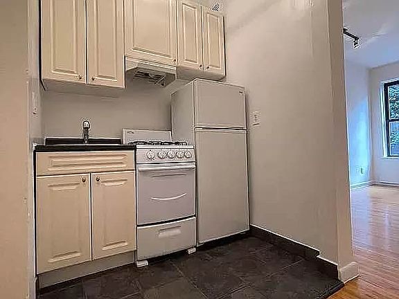 3rd image of 303 E 90th St APT 4H