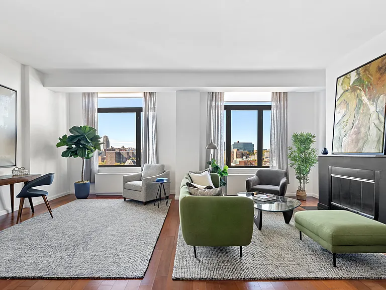 380 Lenox Ave #PHE — Photo 1