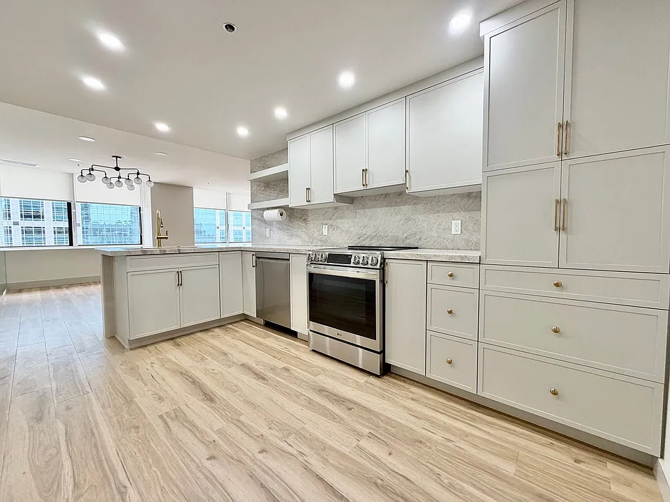 48 W Broadway #1108