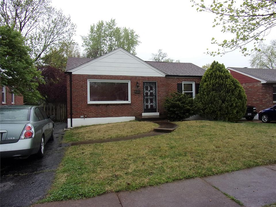 1st image of 8304 Fullerton Ave