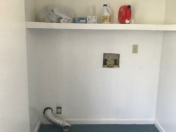 5th image of 124 W Alicia St