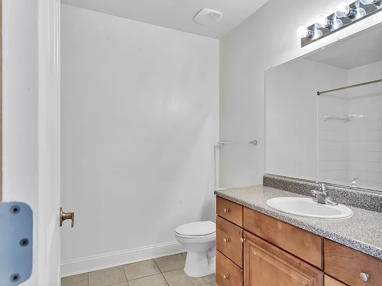 735 Majestic Dr — Photo 15
