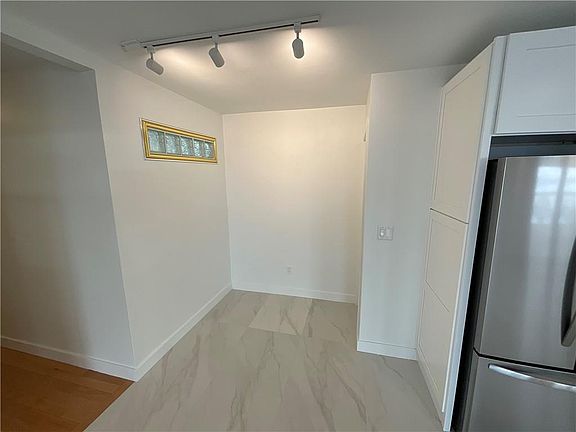 5th image of 33 Bullocks Point Ave APT 5C