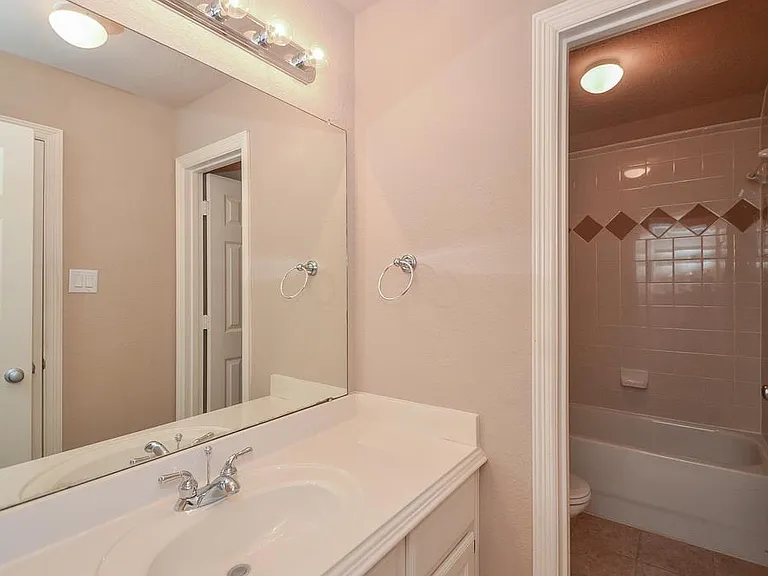 3042 Royal Oaks Crst — Photo 31
