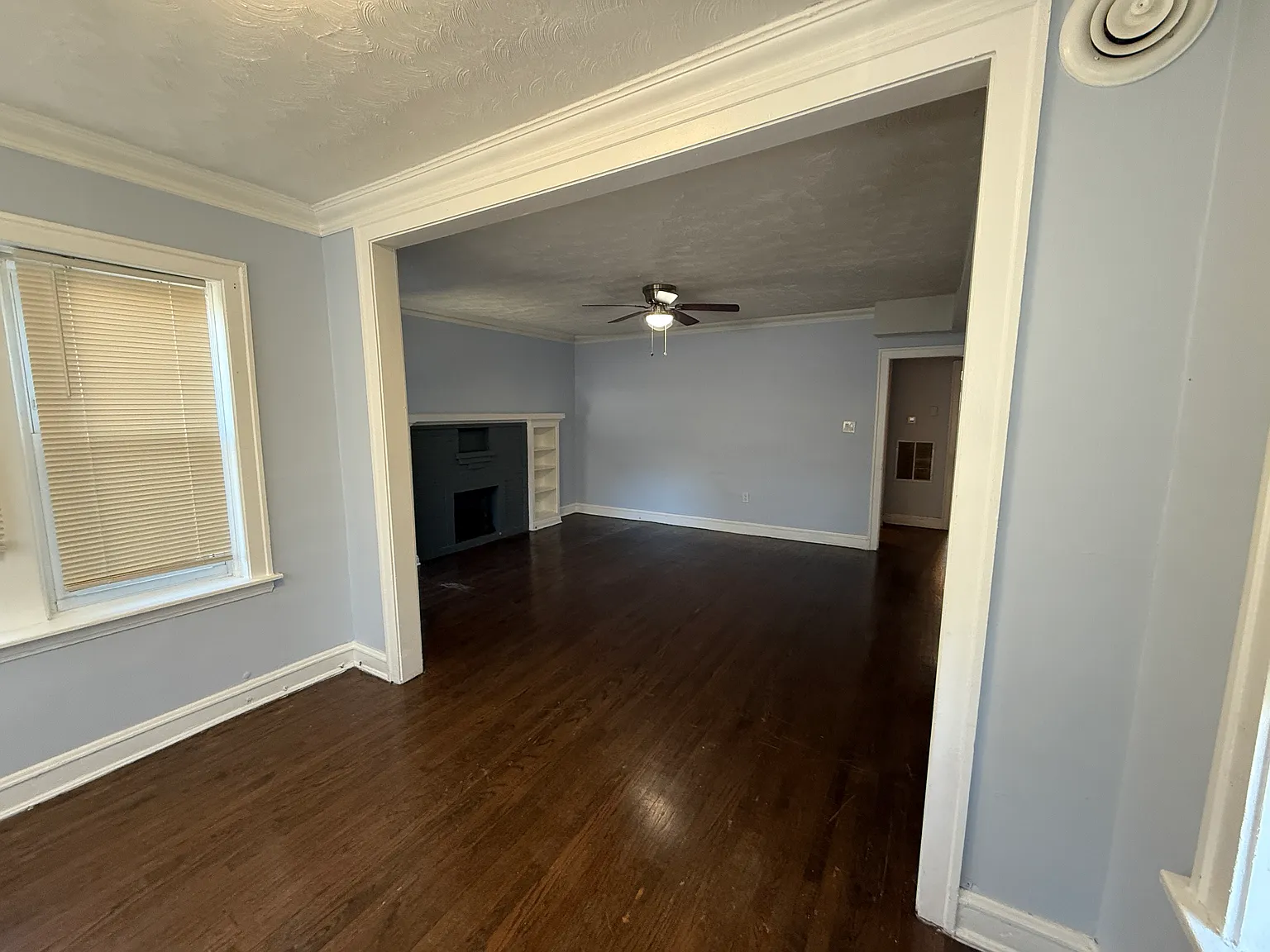 8007 S Carpenter St — Photo 2
