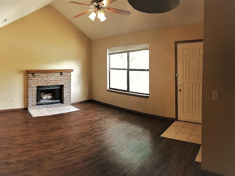 Lorimar Townhomes — Photo 18