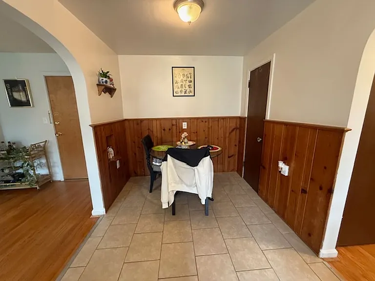 3834 Hyde Park — Photo 8