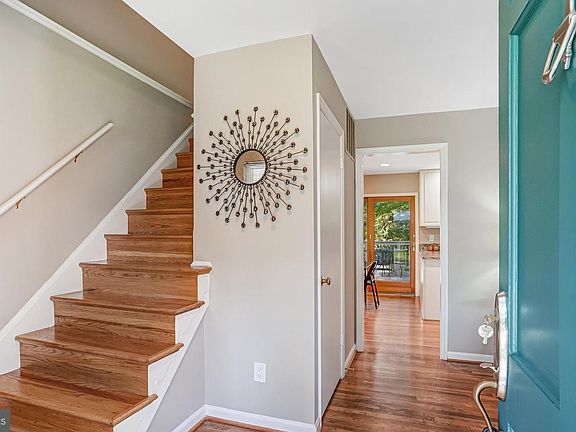 3rd image of 8405 Thames St