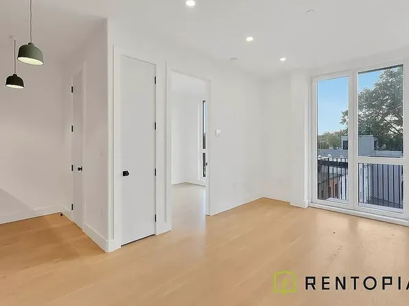 426 Tompkins Avenue image 1 of 17