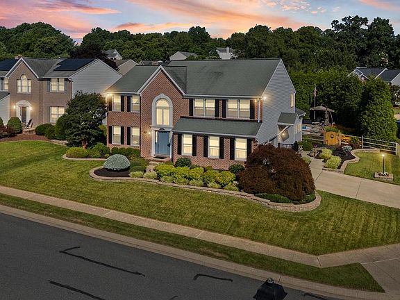 3rd image of 420 Fox Catcher Rd
