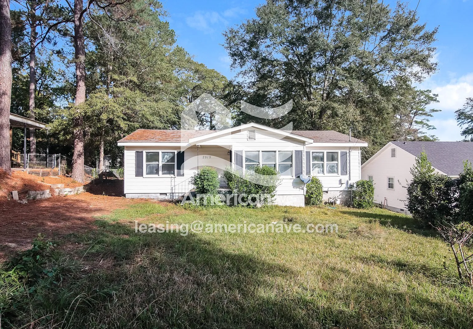 3 bed, 1.0 bath, 1344 sqft, $997 — Photo 2