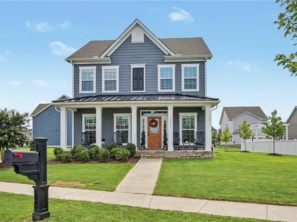 1044 Olmstead St, Chesapeake, VA 23323