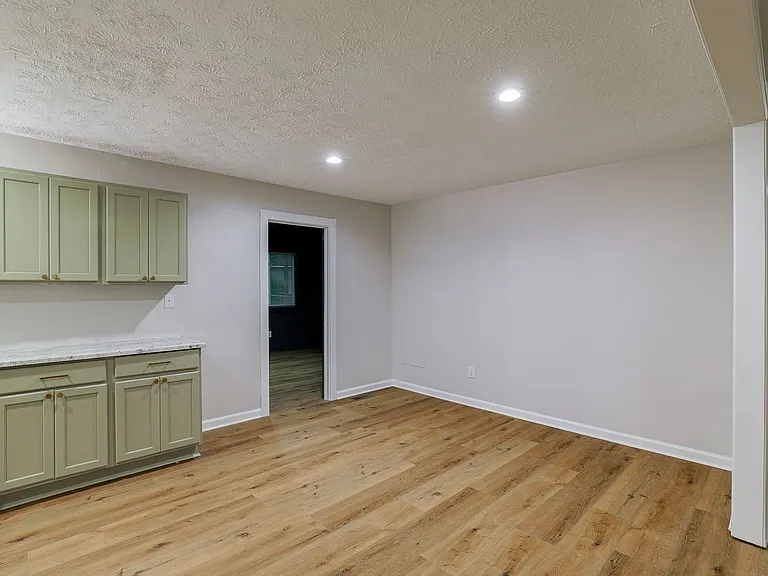 315 Ansley Dr — Photo 15