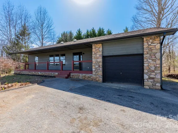 24 Pinerose Dr, Weaverville, NC 28787