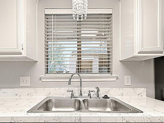 5th image of 5550 Spring Valley Rd APT A31