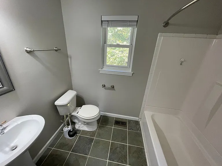 764 Oak Dr E — Photo 10
