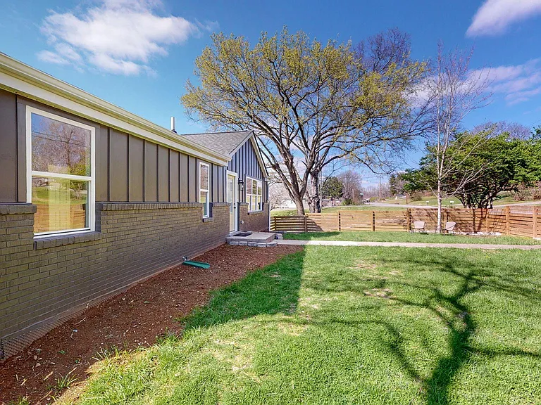 508 Vinson Dr — Photo 21