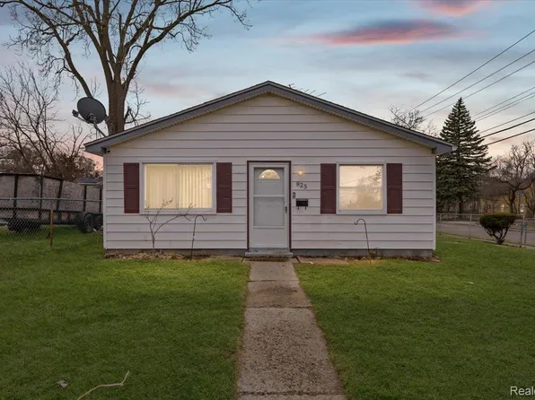 825 Robinwood St, Pontiac, MI 48340