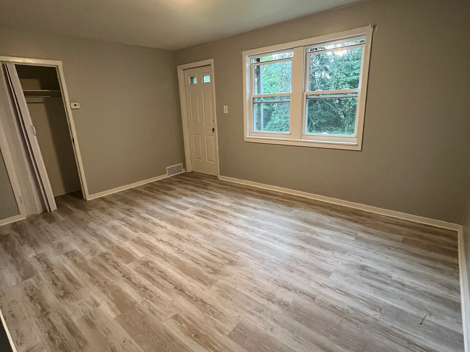 3 bed, $1,995 — Photo 4