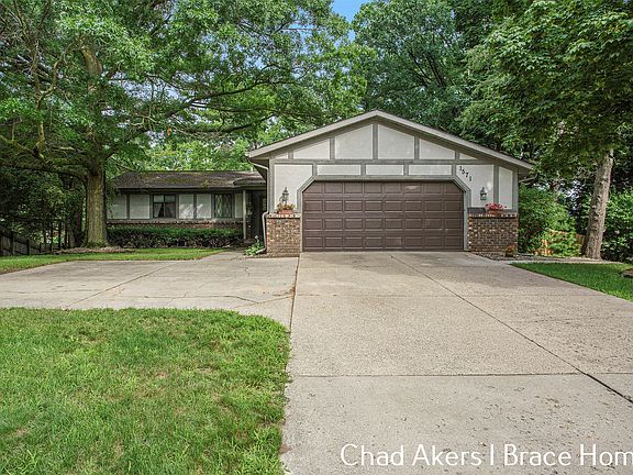 2nd image of 1571 Woodhill Ct SW