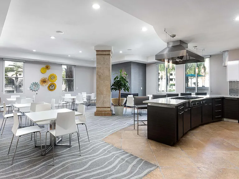 La Jolla Crossroads Apartments — Photo 55