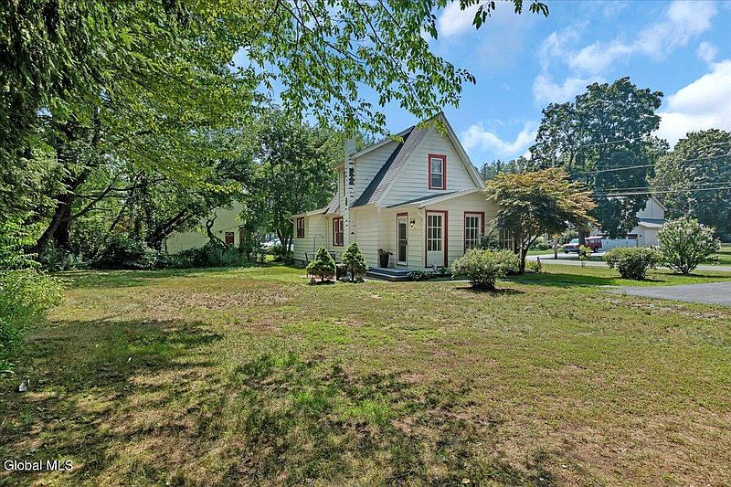 5th image of 3033 Sunset Lane