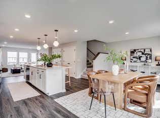 637 Village Dr, New Brighton, MN 55112