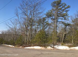 99 Peace Pipe Dr, Hazleton, PA 18202