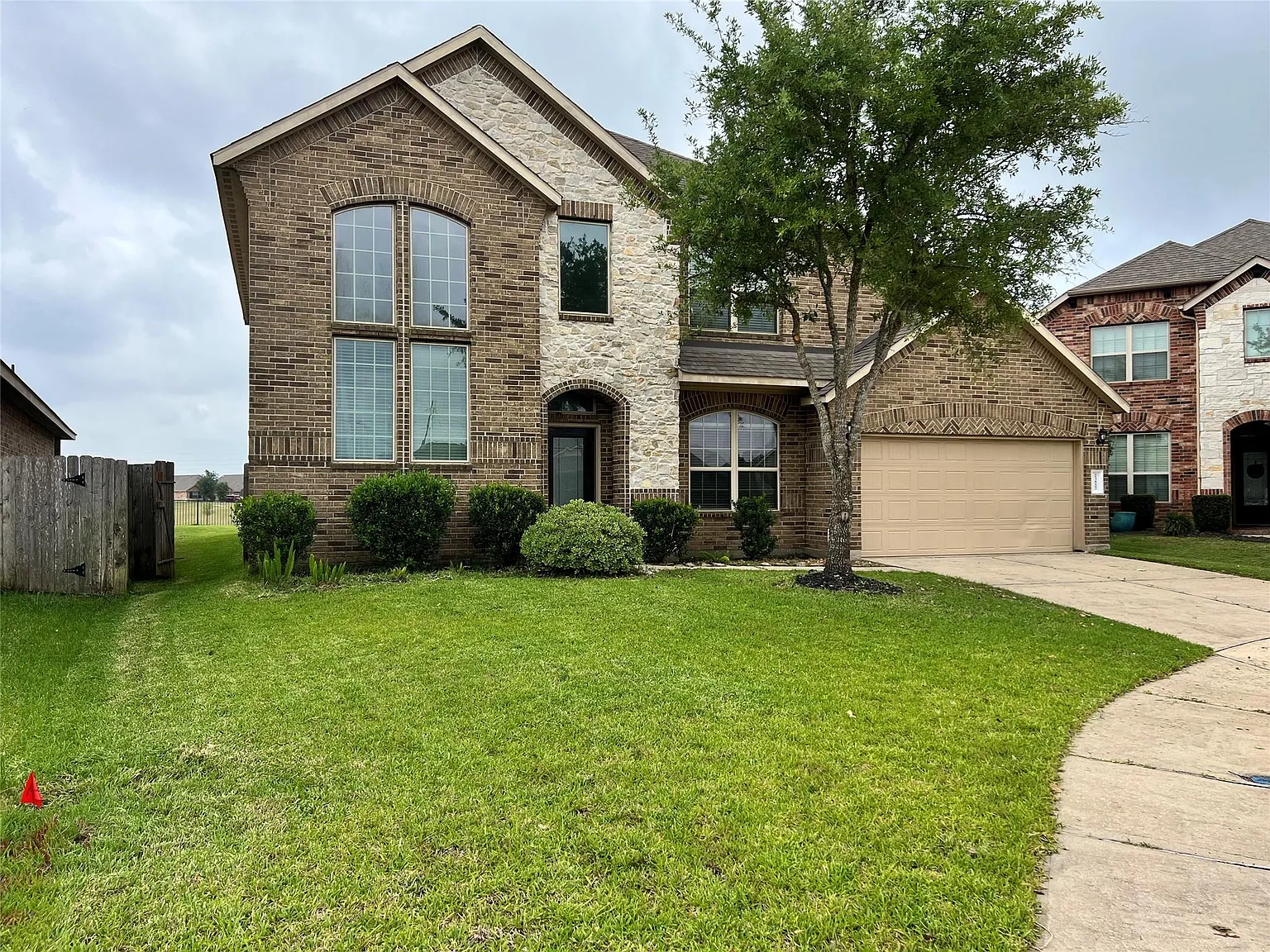 4 bed, 3.0 bath, 3727 sqft, $3,790 — Photo 1