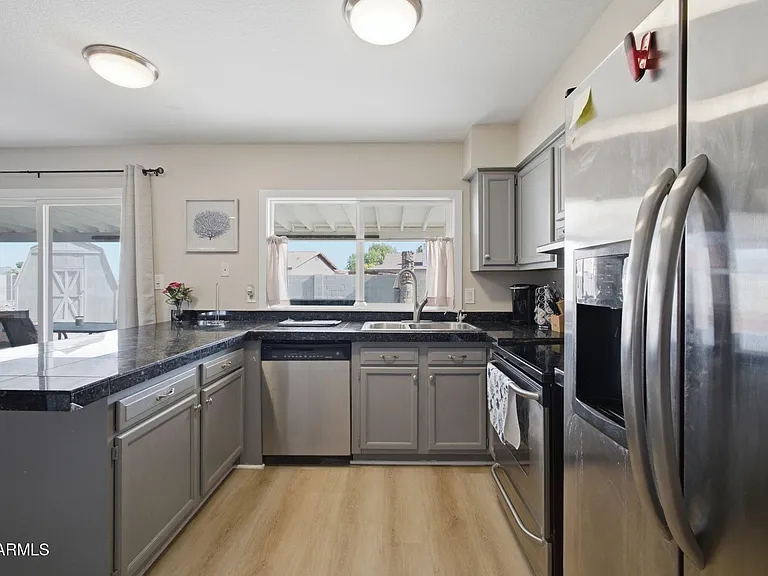 2329 E Concorda Dr — Photo 11