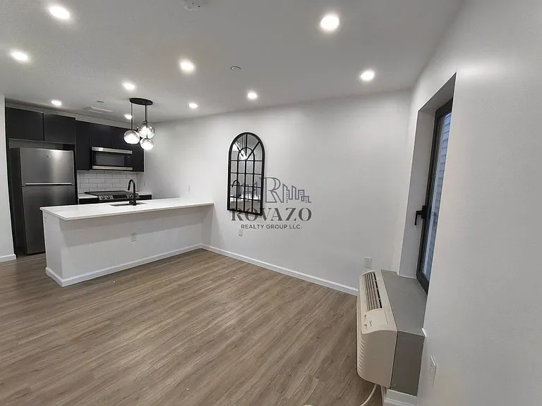 556-557 Market St #3A — Photo 2