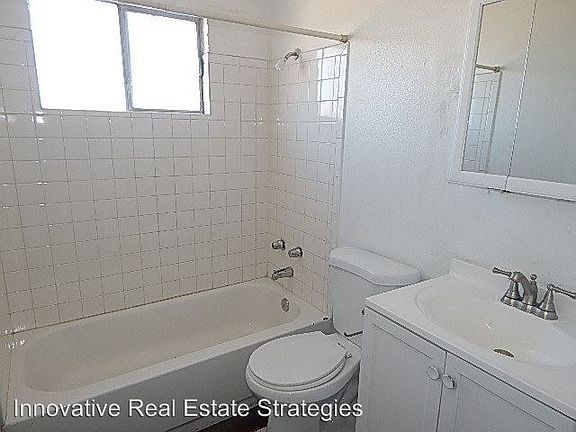 5th image of 409 W Adams Ave APT 004