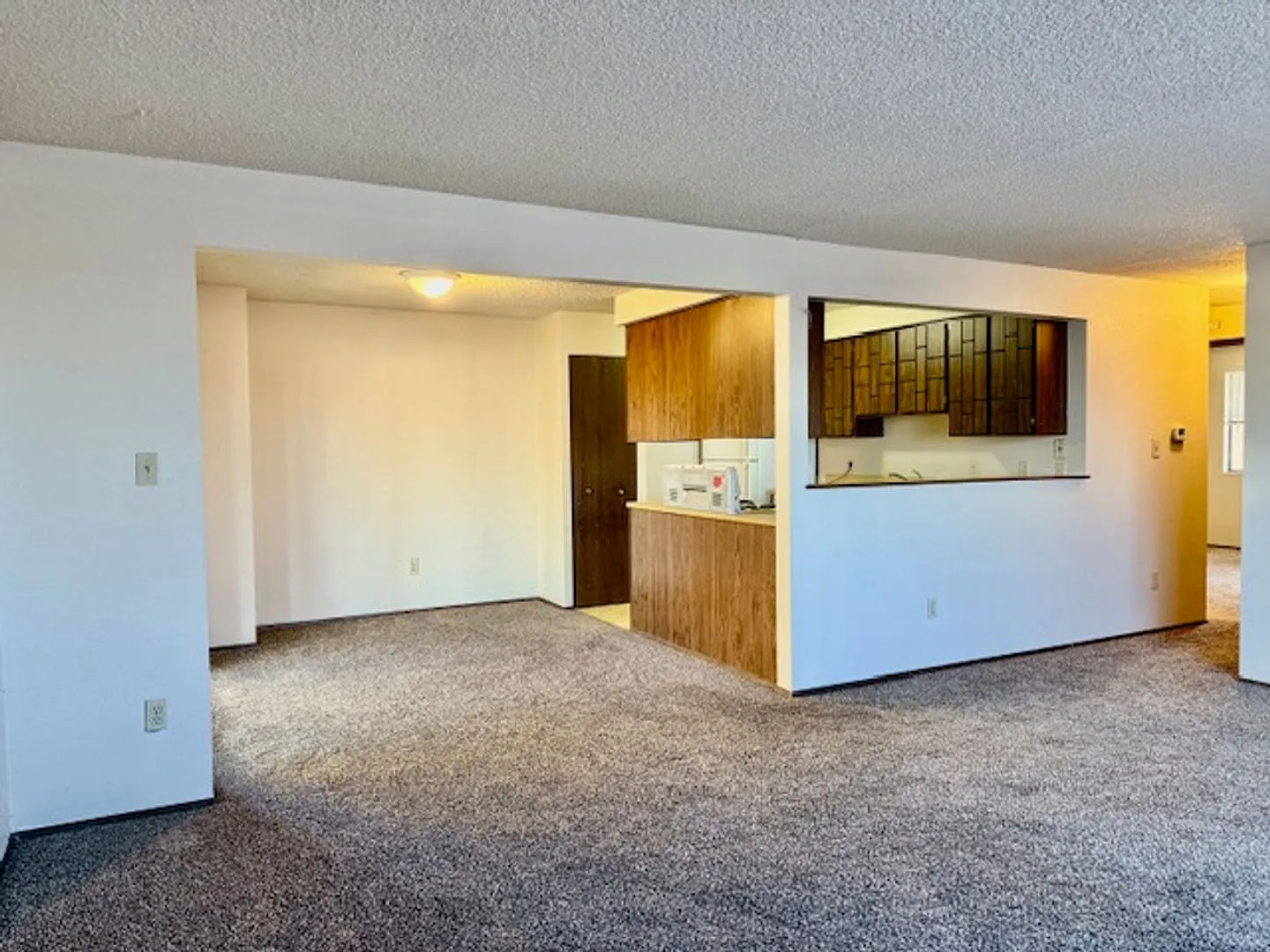 1211 W Ivy Ave — Photo 2