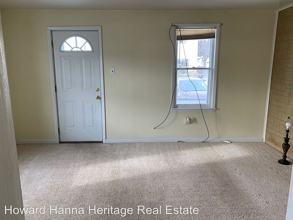 2nd image of 300 5th St