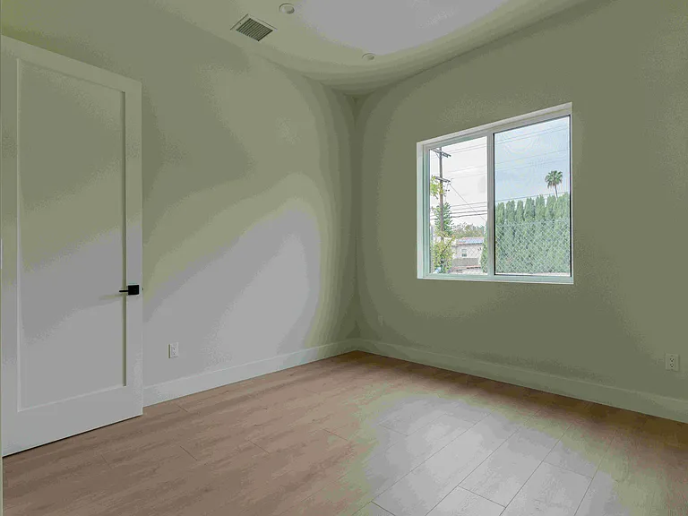 1215 N Verdugo Rd #E — Photo 17
