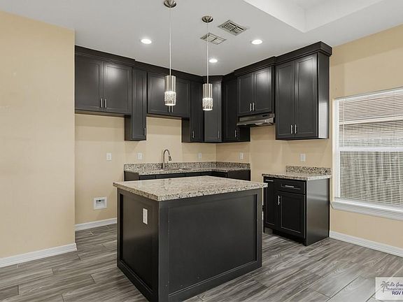 5th image of 570 Forrest St