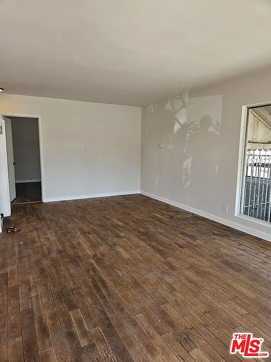 Building Photo - 263 E 84th Pl