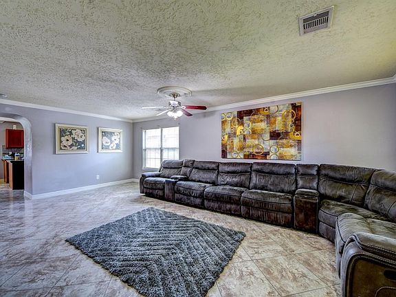4th image of 7723 Crestbrook Manor Ln