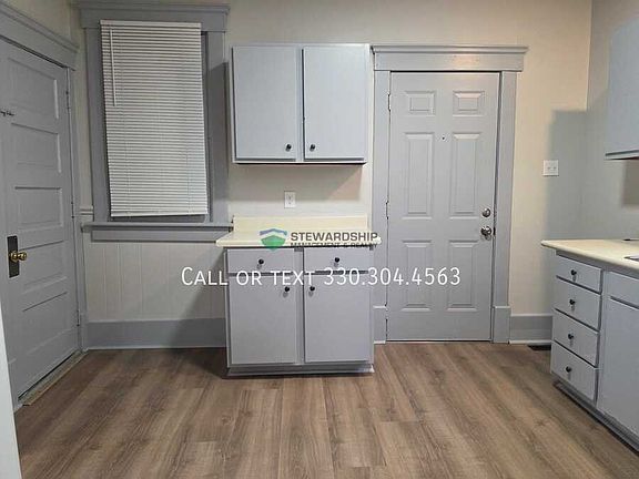 4th image of 149 Rhodes Ave