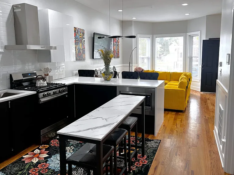 6613 S Langley Ave #1 — Photo 4