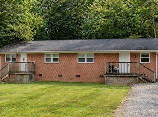 183 Booker St #A, Mount Airy, NC 27030