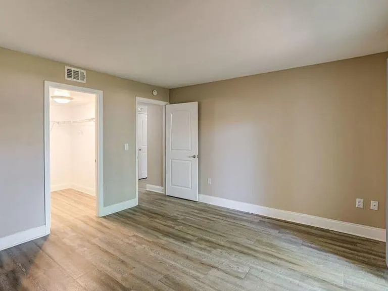 Garden Grove Apartments — Photo 5